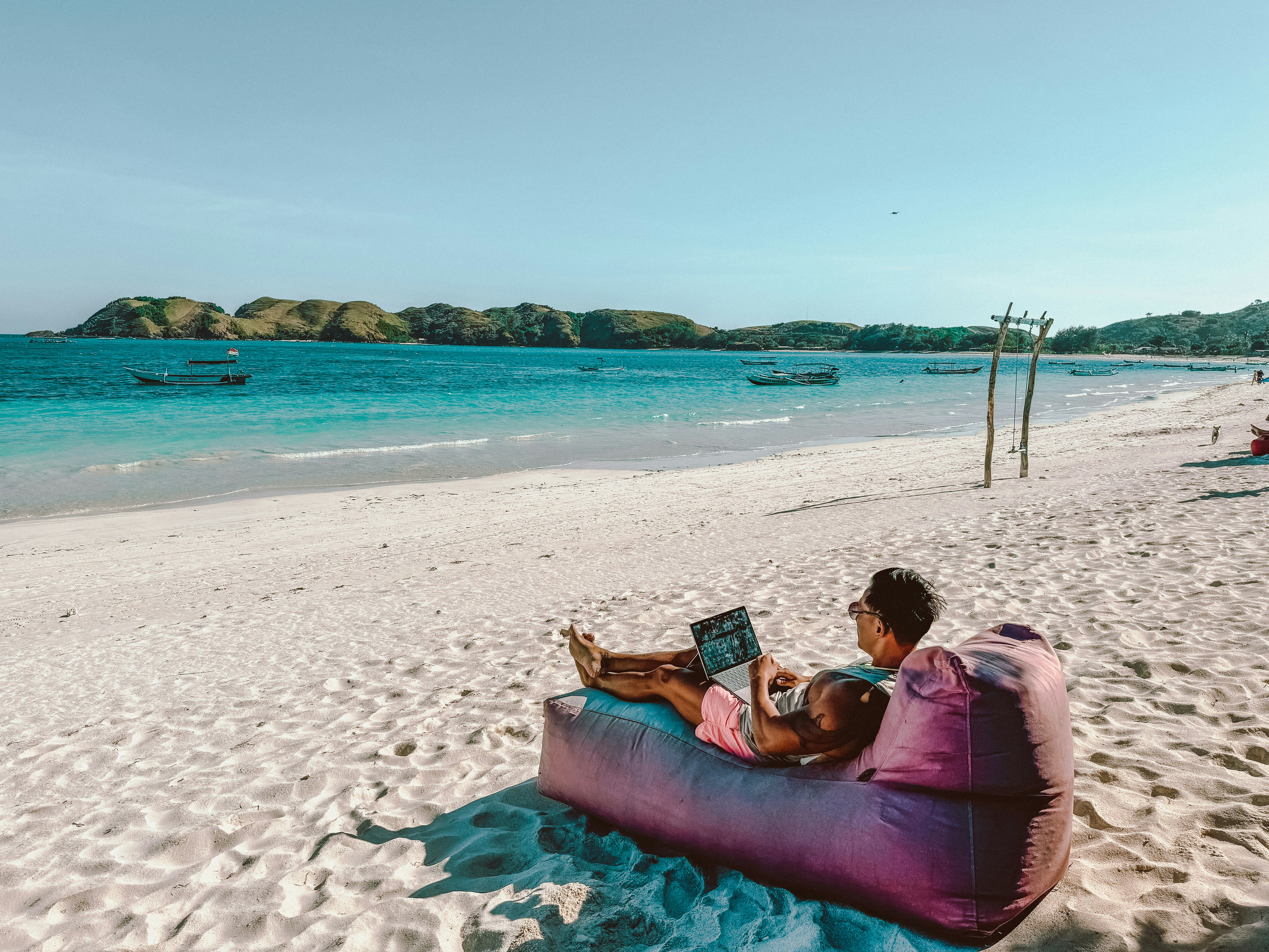 Banking Abroad: Local Banks or International Platforms?